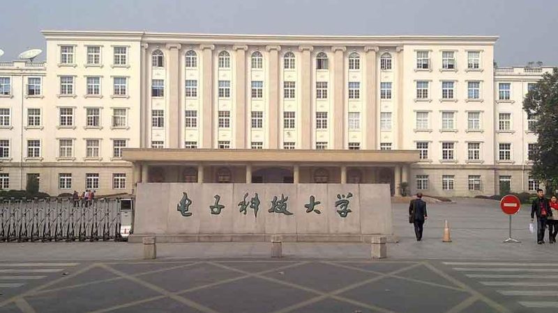 DIP插件加工：揭秘其加工工艺与选择要点